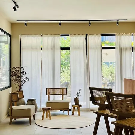 Thymises Boutique Hotel