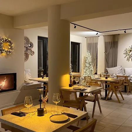 Thymises Boutique Hotel *