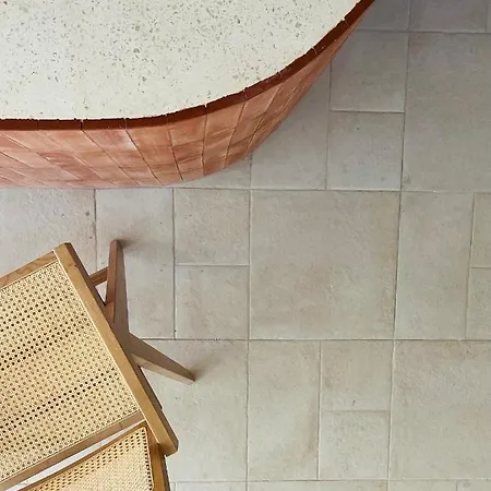 Thymises Boutique Hotel *