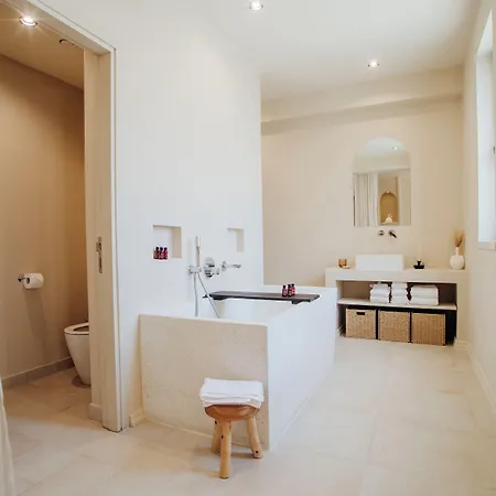 Thymises Boutique Hotel *